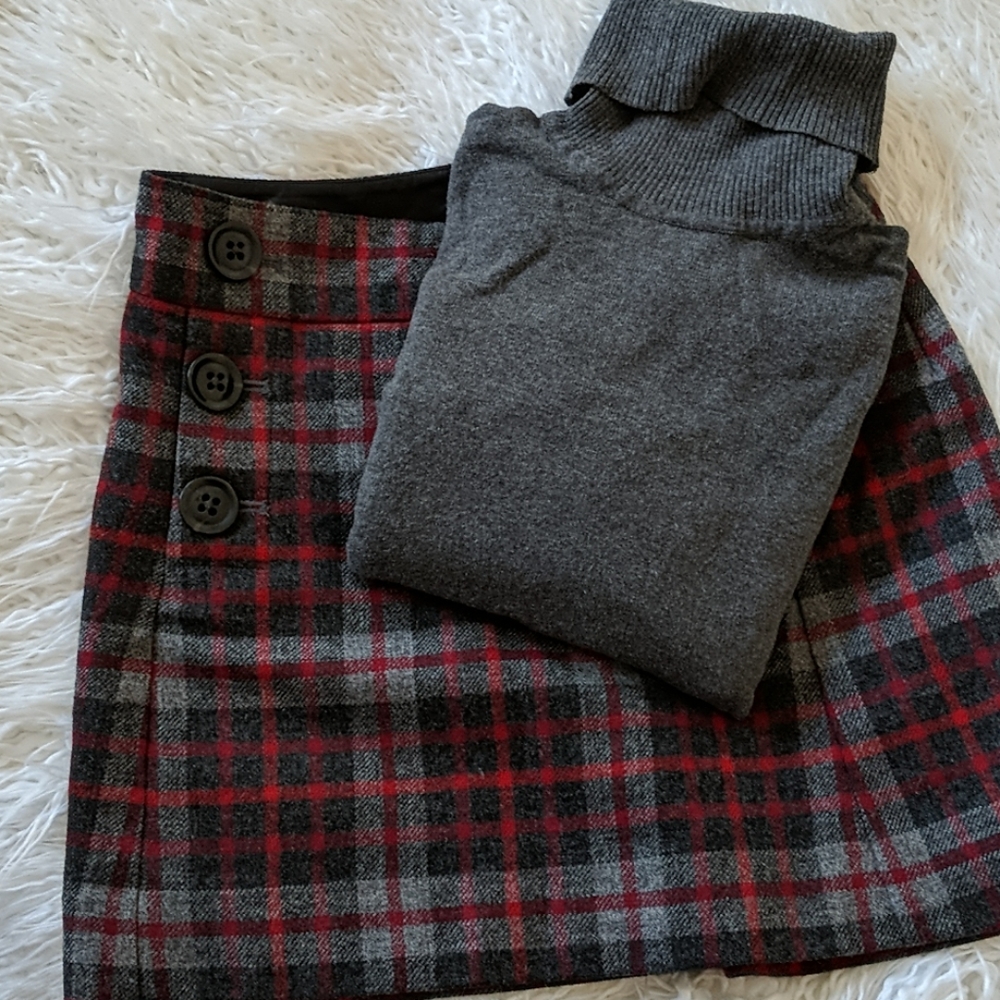 GAP Dark Gray turtleneck Sweater sz Small EUC - Picture 2 of 5